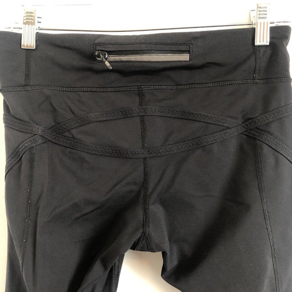 Lululemon Women's Cropped Black Leggings Waist and Back Zip Pockets Size 6 - Picture 6 of 12